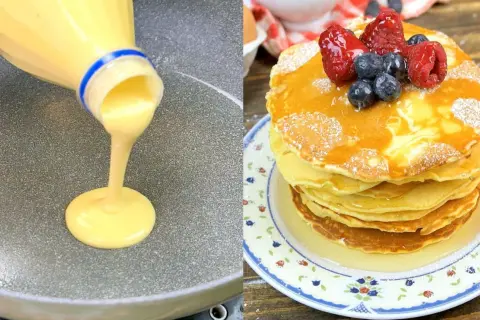 Impasto per pancake versato in padella e una pila di pancake dorati guarniti con frutti di bosco e sciroppo.