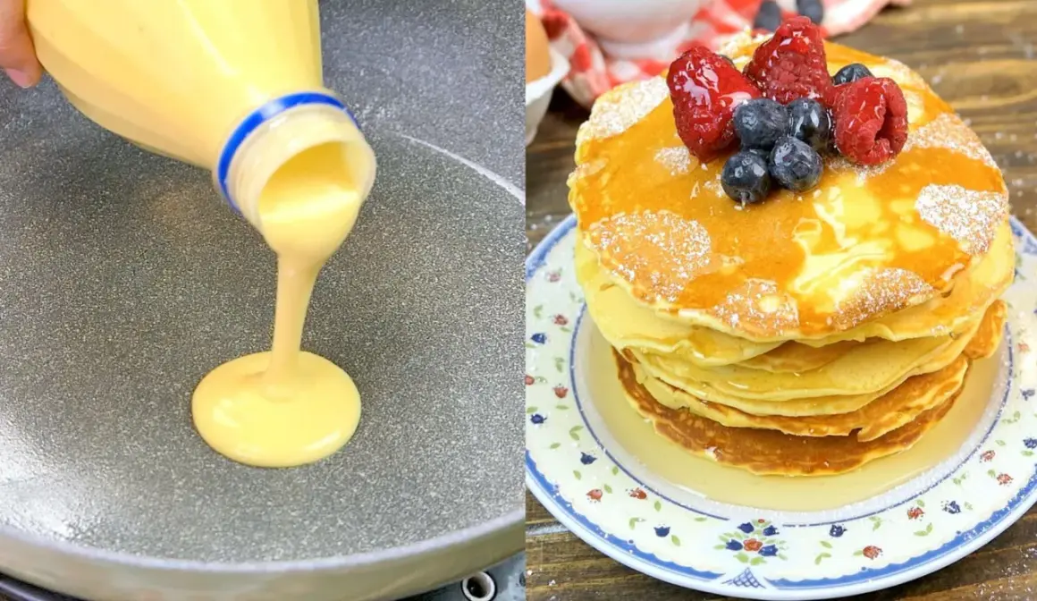 Impasto per pancake versato in padella e una pila di pancake dorati guarniti con frutti di bosco e sciroppo.
