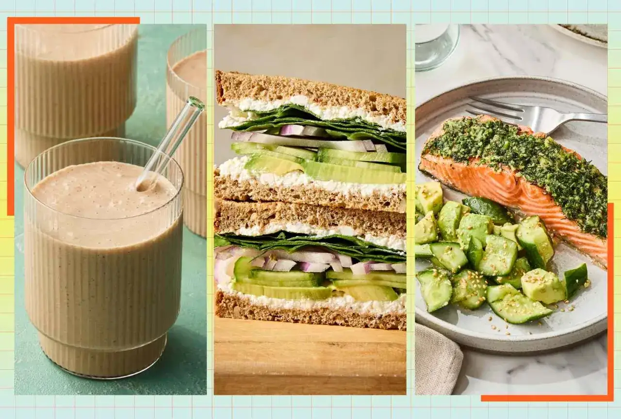 Smoothie, sandwich e salmone con avocado e cetrioli: un pasto completo per una dieta senza zuccheri.