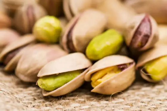 I pistacchi fanno ingrassare? La verità su calorie e porzioni