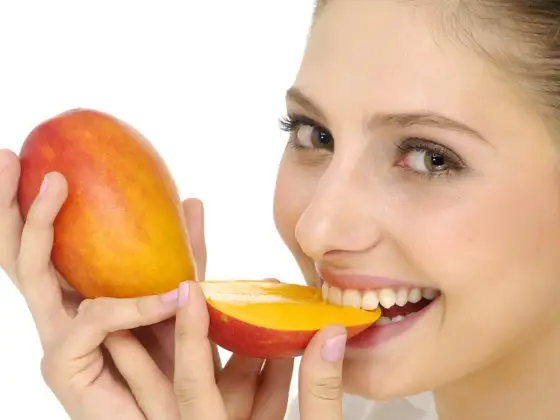 Mango è lassativo? Verità sulla regolarità intestinale
