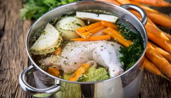 Brodo di Pollo Perfetto - La Ricetta Tradizionale